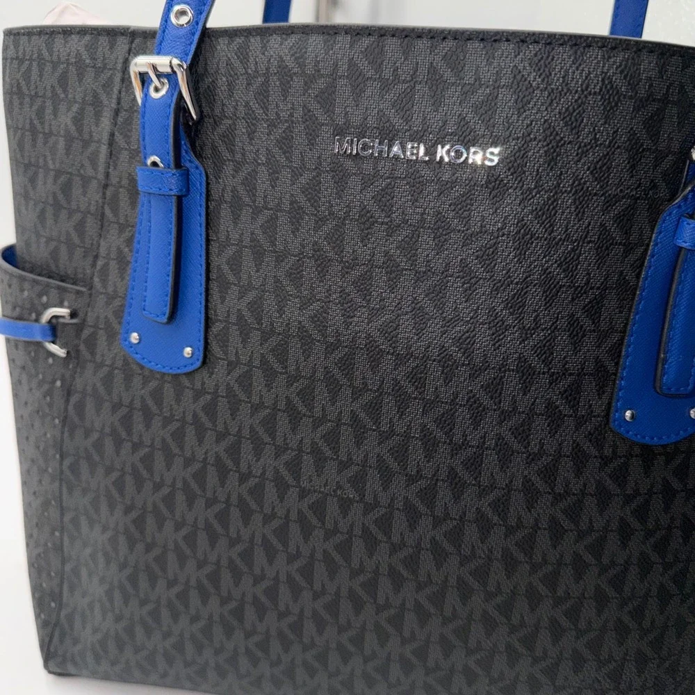 Michael Kors Voyager EW Tote Bag Black Grey Signature Logo Blue Trim - Picture 9 of 15